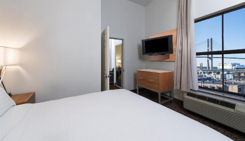 Holiday Inn Savannah Historic District an IHG Hotel - image 36