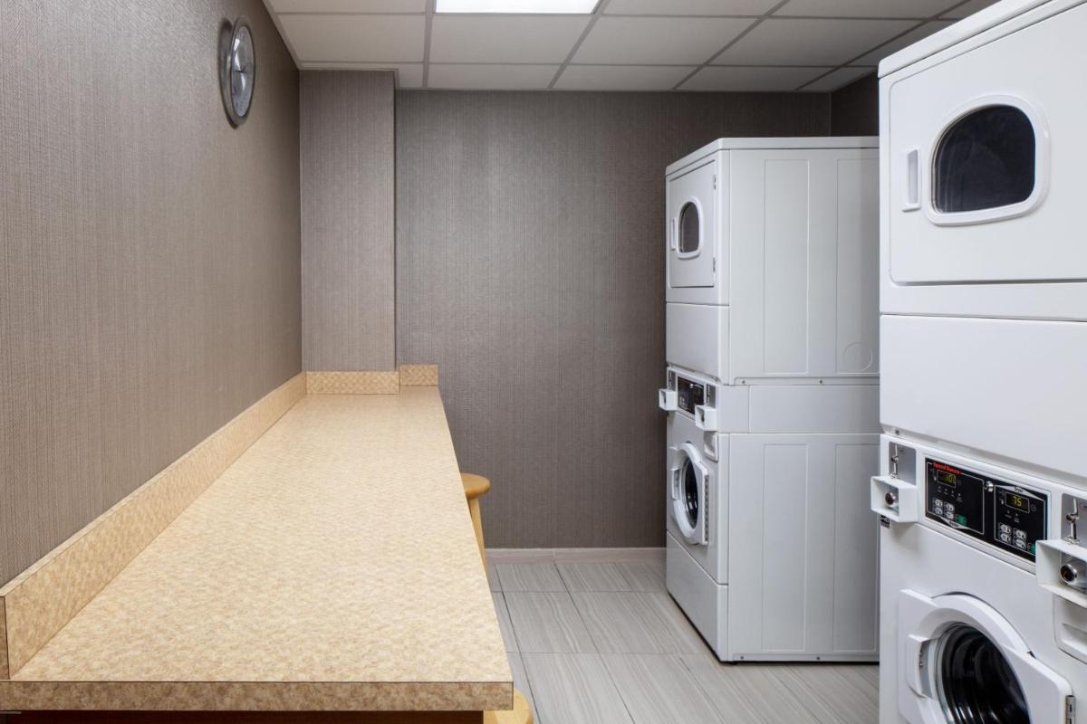 SpringHill Suites by Marriott Savannah I-95 South - image 3
