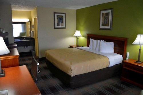 Quality Inn Midtown Savannah - image 22