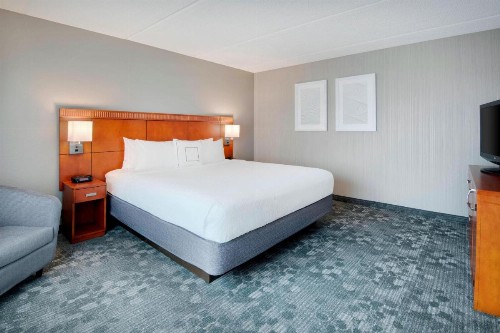 Courtyard by Marriott Savannah Midtown - image 17