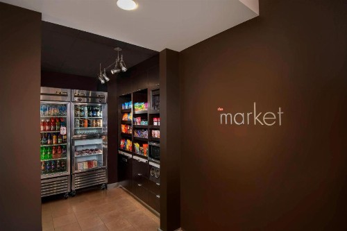 Courtyard by Marriott Savannah Midtown - image 2