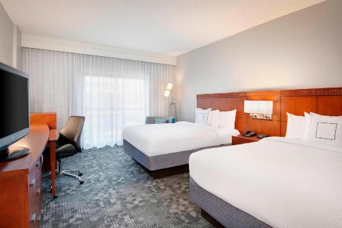 Courtyard by Marriott Savannah Midtown - image 8