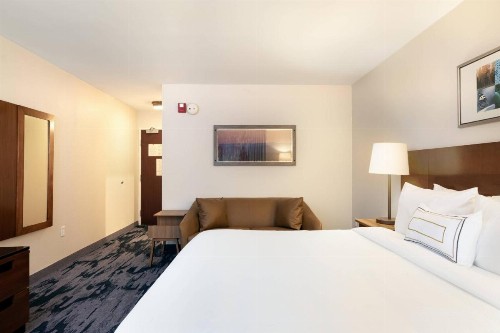 Fairfield Inn & Suites Savannah Airport - image 3