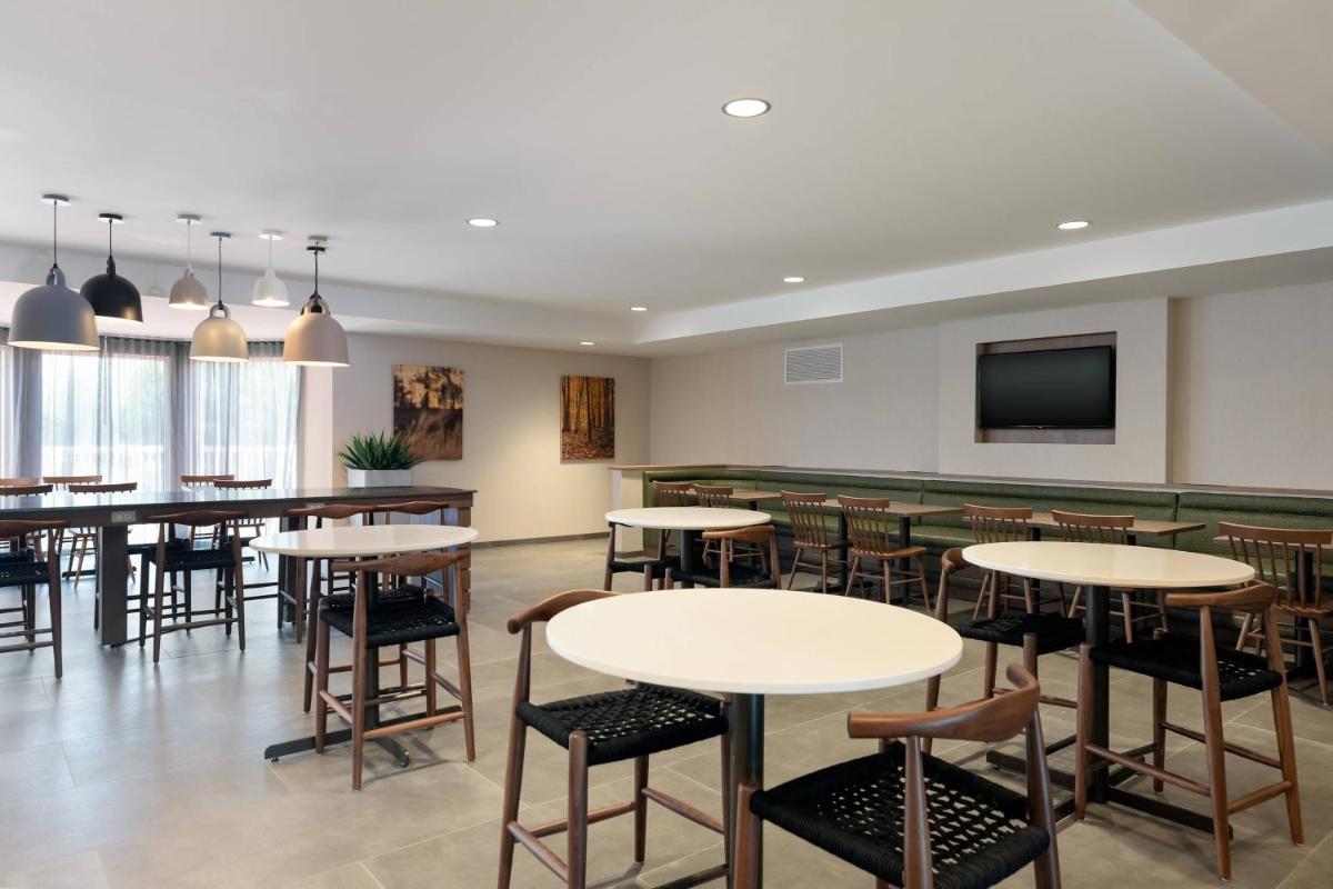 Fairfield Inn & Suites Savannah Airport - image 5