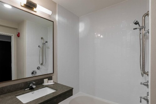 Fairfield Inn & Suites Savannah Airport - image 8