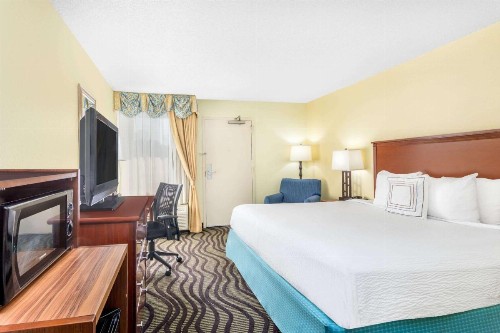 Baymont by Wyndham Savannah Midtown - image 22