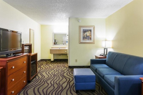 Baymont by Wyndham Savannah Midtown - image 24