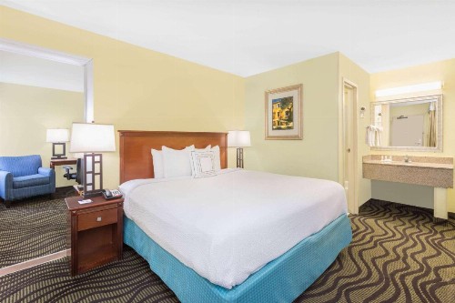 Baymont by Wyndham Savannah Midtown - image 36