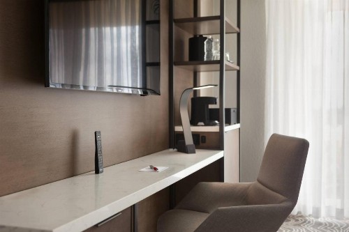 Marriott Savannah Riverfront - image 15