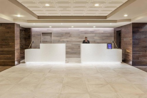 Marriott Savannah Riverfront - image 2