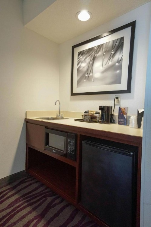 SpringHill Suites Savannah Midtown - image 4