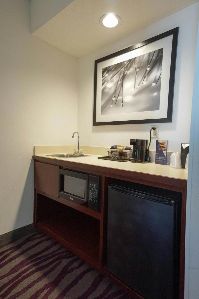 SpringHill Suites Savannah Midtown - image 4