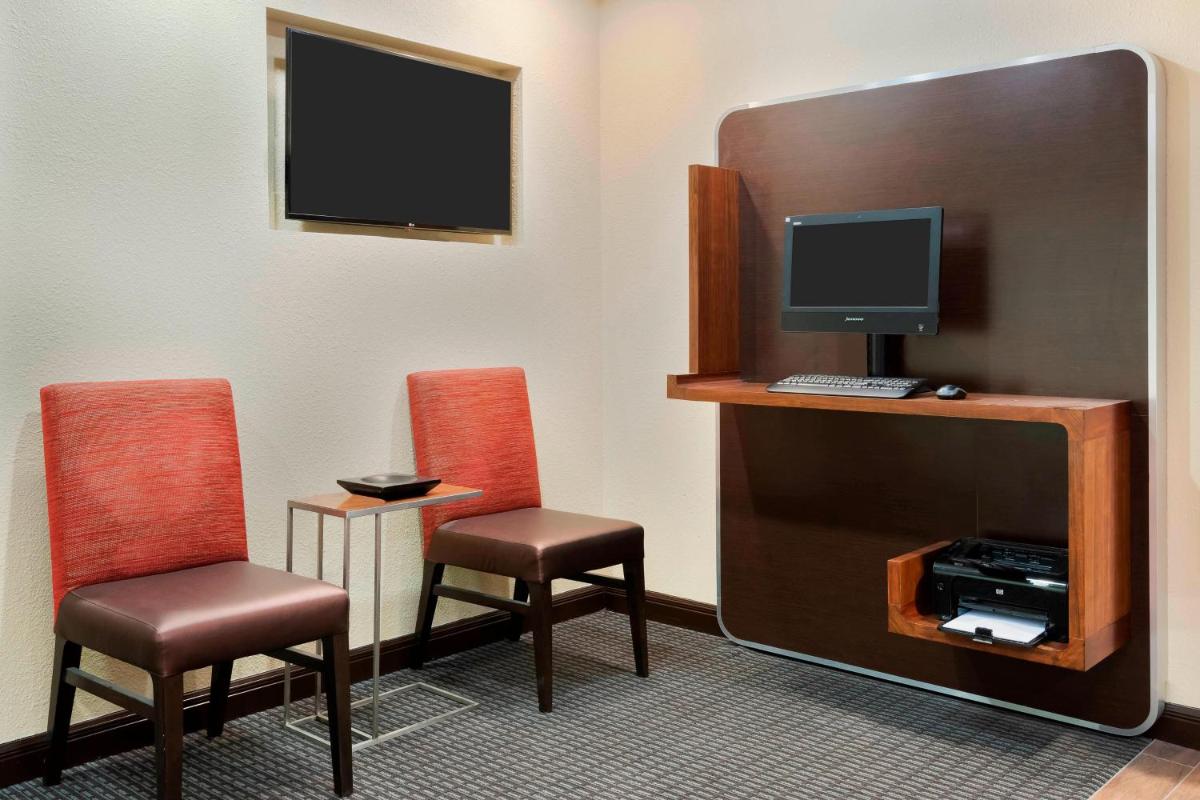 TownePlace Suites Savannah Midtown - image 2