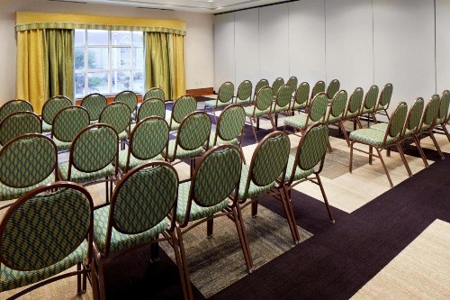 Hampton Inn & Suites Savannah/Midtown - image 26