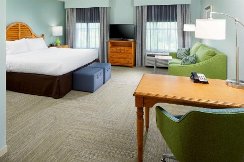 Hampton Inn & Suites Savannah/Midtown - image 27