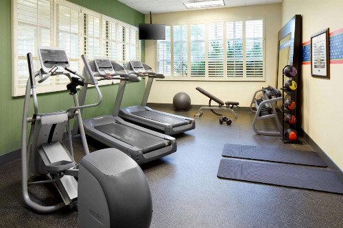 Hampton Inn & Suites Savannah/Midtown - image 4