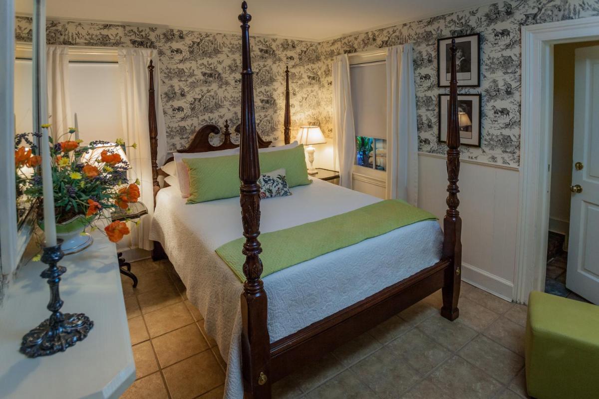 Catherine Ward House Inn - image 6