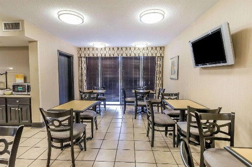 Quality Inn Savannah I-95 - image 20
