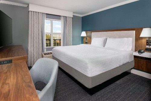 Hampton Inn Savannah Historic District - image 2