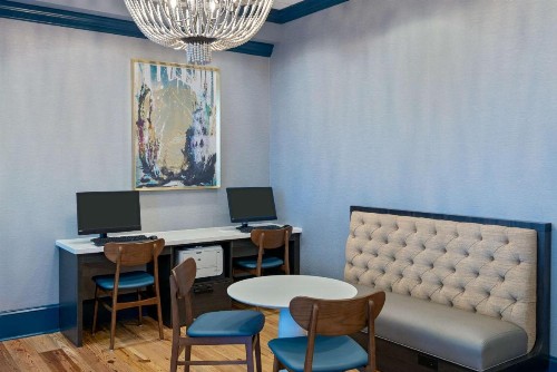 Hampton Inn Savannah Historic District - image 7
