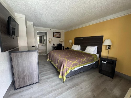 La Quinta Inn by Wyndham Savannah I-95 - image 4
