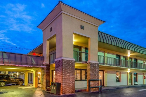 Quality Inn Savannah Historic District - image 12