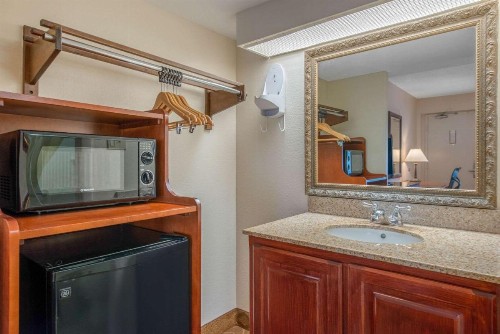 Quality Inn Savannah Historic District - image 23