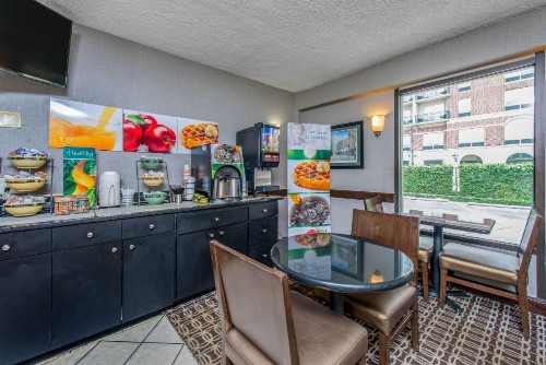 Quality Inn Savannah Historic District - image 25