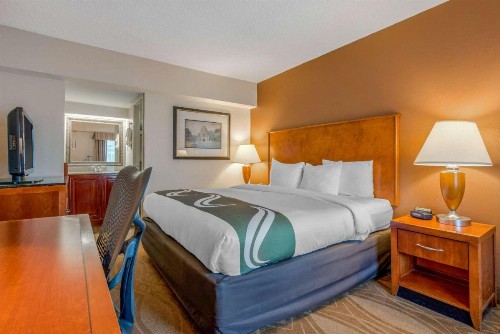 Quality Inn Savannah Historic District - image 5