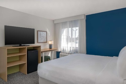 La Quinta by Wyndham Savannah Southside - image 3