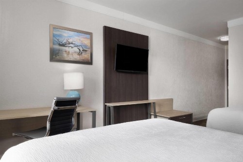 Travelodge by Wyndham Savannah Gateway - image 31