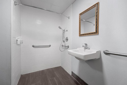 Travelodge by Wyndham Savannah Gateway - image 32