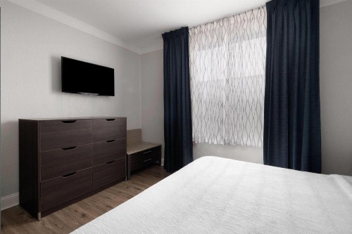 Travelodge by Wyndham Savannah Gateway - image 33