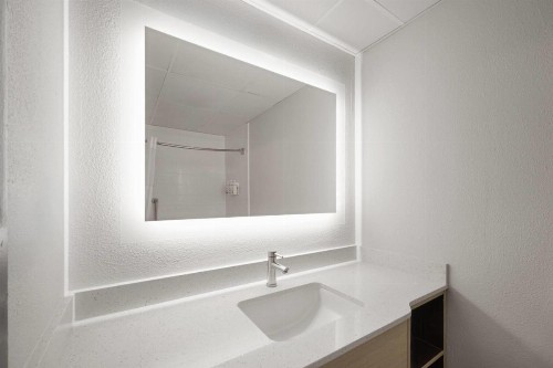 Travelodge by Wyndham Savannah Gateway - image 39