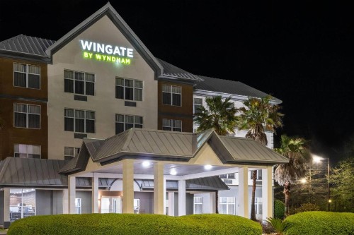 Travelodge by Wyndham Savannah Gateway - image 40