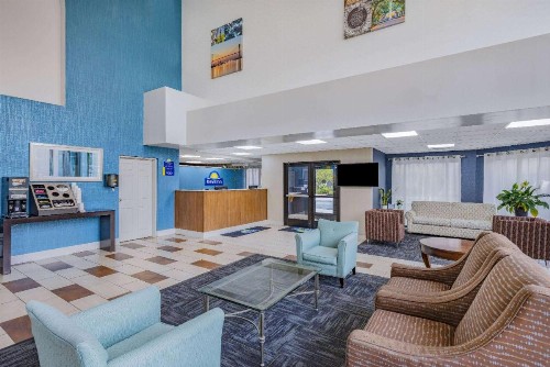 Days Inn & Suites by Wyndham Savannah Midtown - image 12
