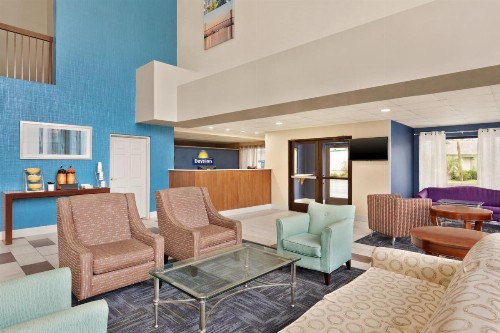 Days Inn & Suites by Wyndham Savannah Midtown - image 26
