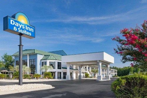 Days Inn & Suites by Wyndham Savannah Midtown - image 38