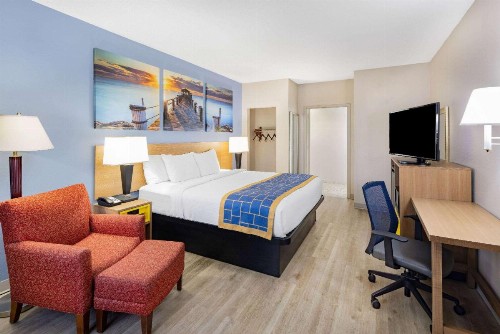 Days Inn & Suites by Wyndham Savannah Midtown - image 6