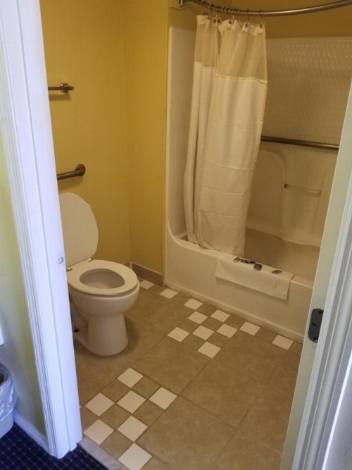 Americas Best Inn - Savannah - image 18
