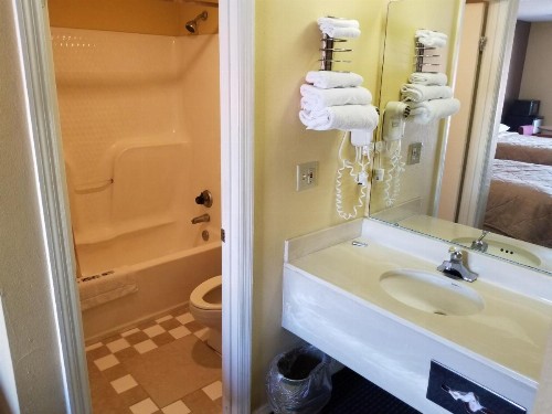 Americas Best Inn - Savannah - image 24