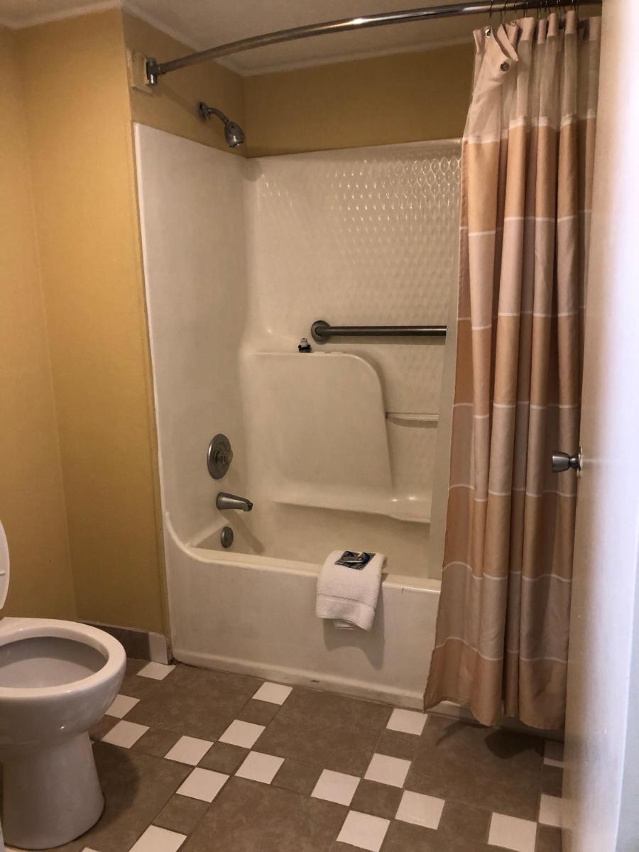 Americas Best Inn - Savannah - image 6