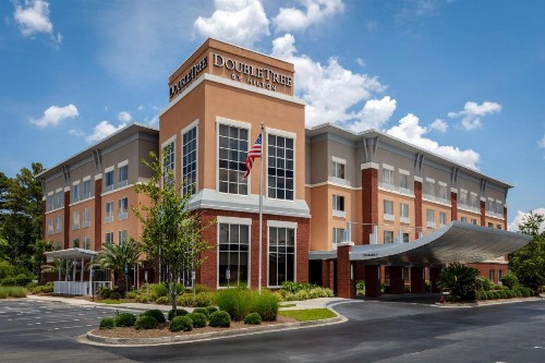 DoubleTree by Hilton Hotel Savannah Airport - image 1