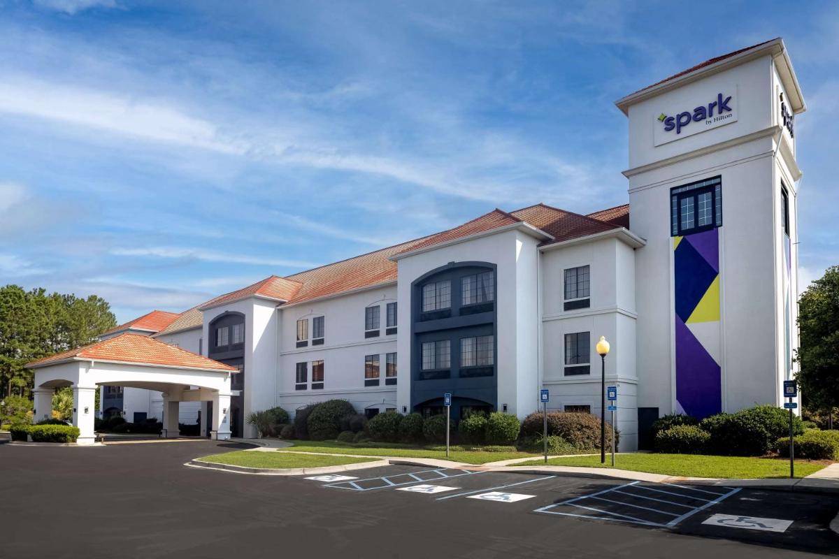 Comfort Inn & Suites Savannah Airport - main image