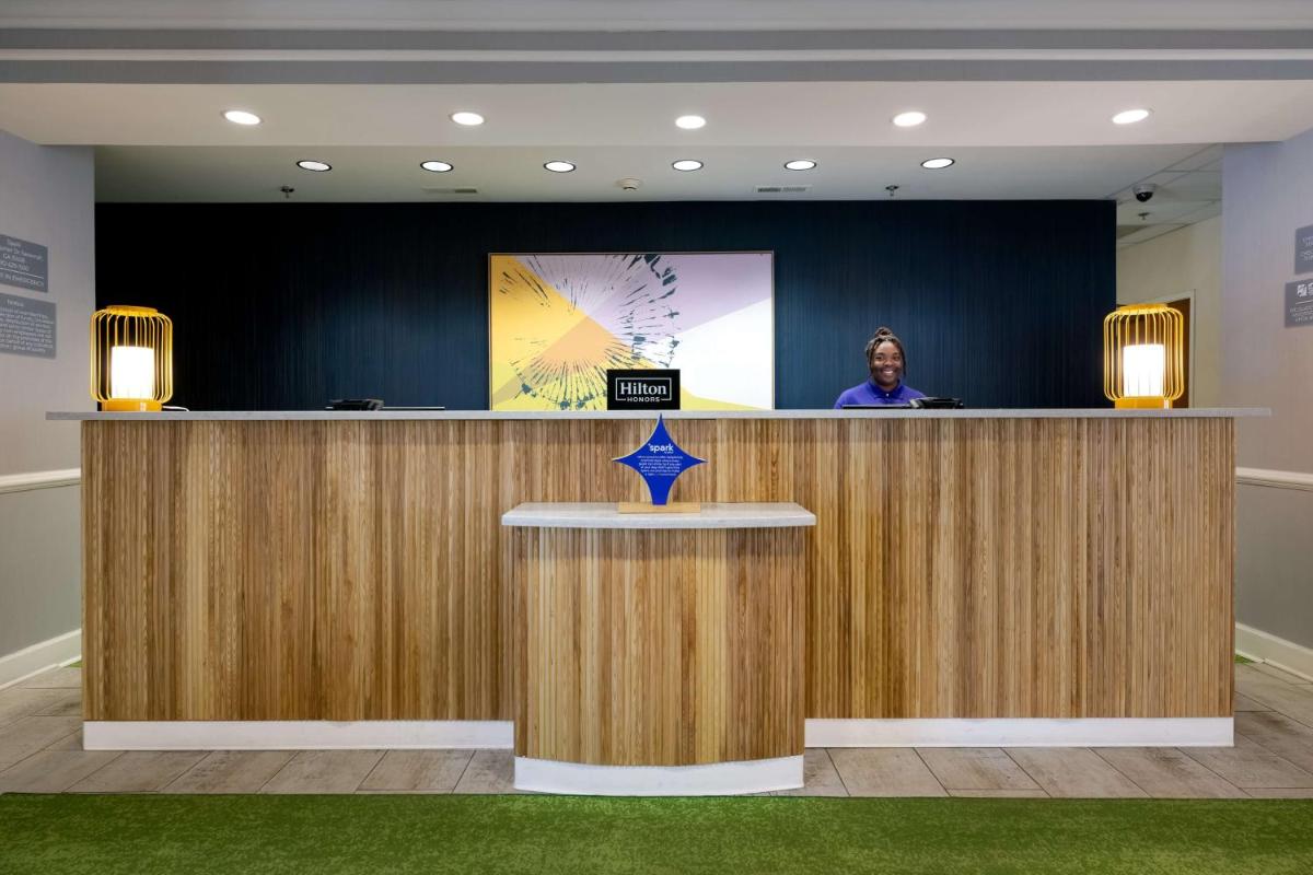 Comfort Inn & Suites Savannah Airport - image 2
