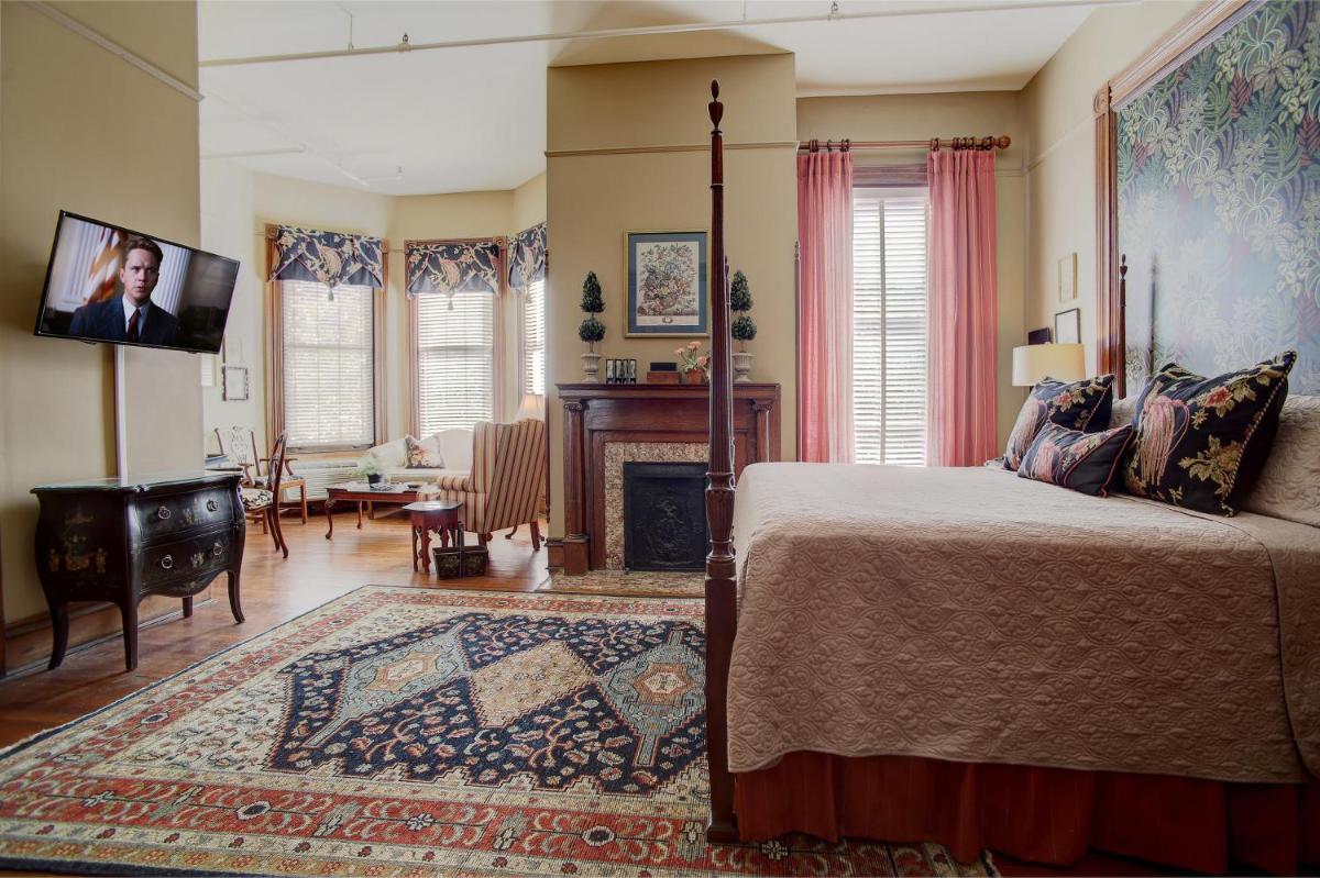 Forsyth Park Inn - image 5
