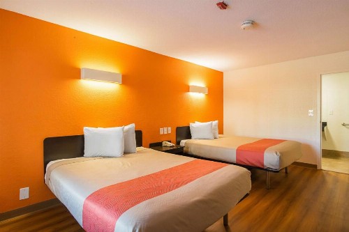 Motel 6-Savannah GA - Midtown - image 4