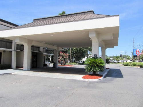 Motel 6-Savannah GA - Midtown - image 5