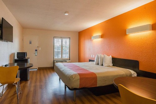Motel 6-Savannah GA - Midtown - image 9