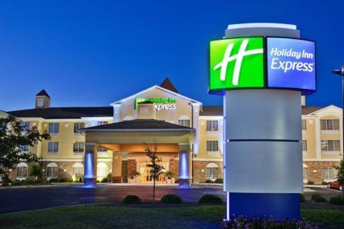 Holiday Inn Express Savannah Airport - image 4